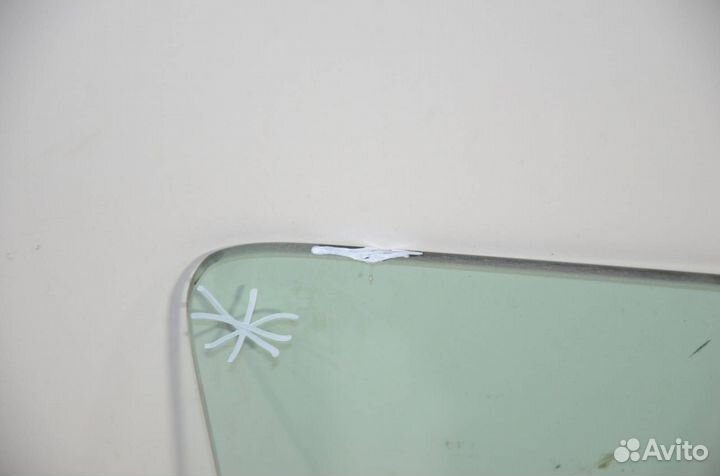 Стекло двери переднее правое Nissan Armada TA60