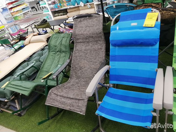 Туристическая палатка, кресло-шезлонг, кемпинг