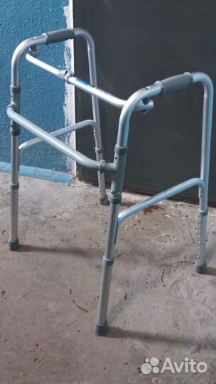 Ходунки для взрослых шагающие