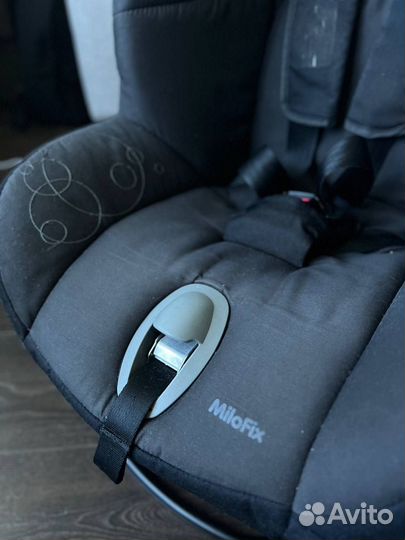Автокресло детское Maxi Cosi Milofix до 18кг