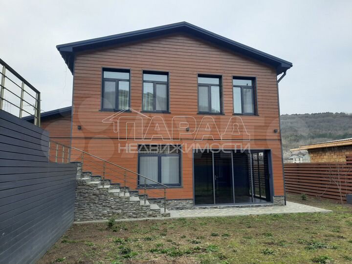 Коттедж 205,9 м² на участке 6 сот.