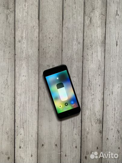 iPhone 8, 256 ГБ