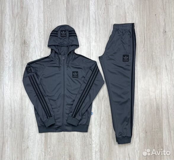 Спортивный костюм Adidas