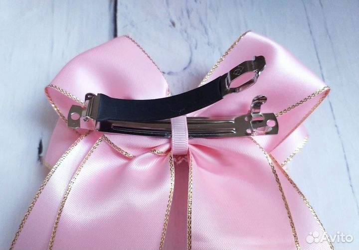 Большой бант на заколке