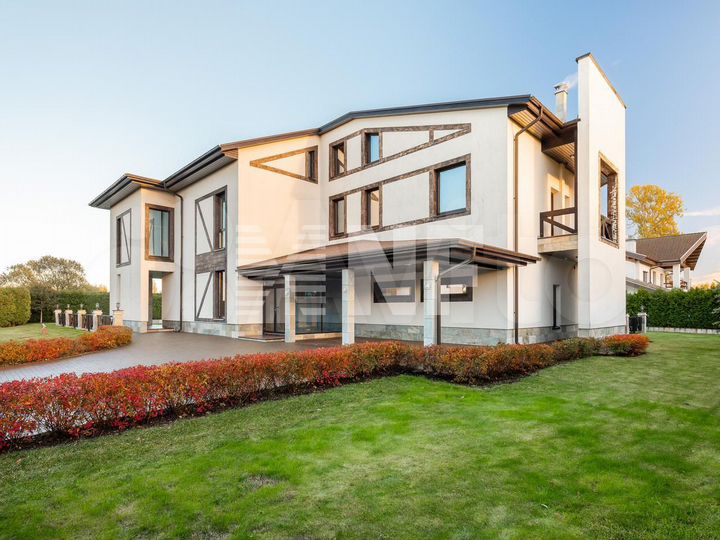 Дом 520 м² на участке 21 сот.