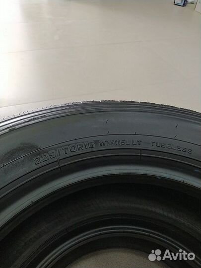 Dunlop SP LT 33 225/70 R16 117L