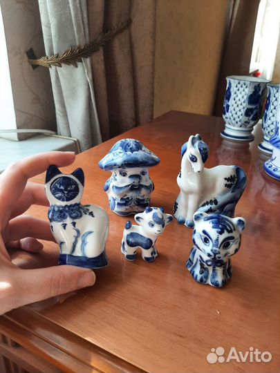 Гжель посуда и фигурки
