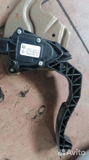 Электропедаль газа Renault Sandero 2 Stepway K7M