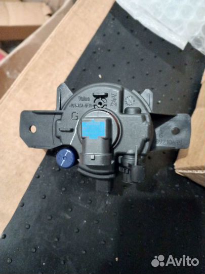 Nissan Фара противотуманная левая 261558992A