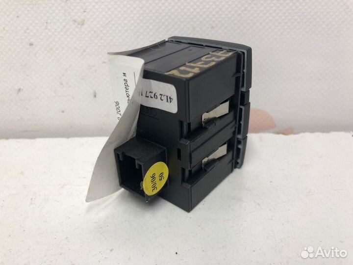 Кнопка парковки Audi Q7 внедорожник 3.0 2006