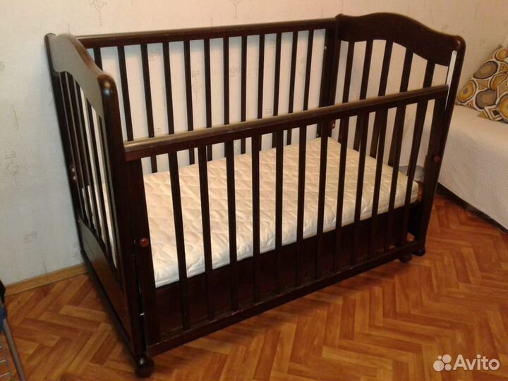 Кроватка детская (Гандылян Ванечка) Цвет Махагон