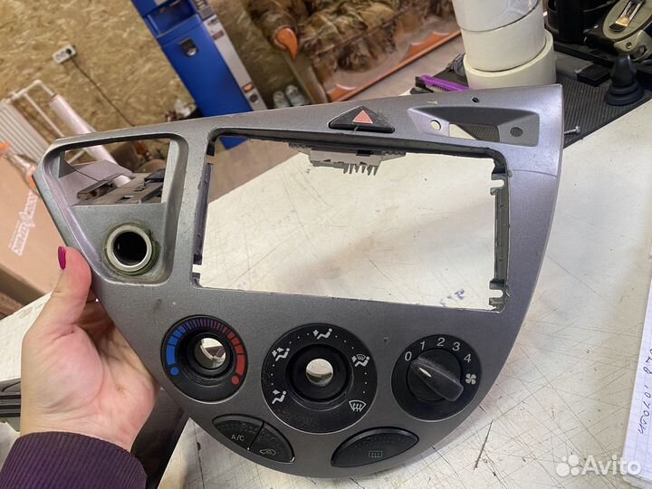 Рамка магнитолы в сборе Ford Focus 1 1998-2004