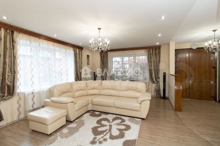 4-к. квартира, 211,8 м², 2/2 эт.