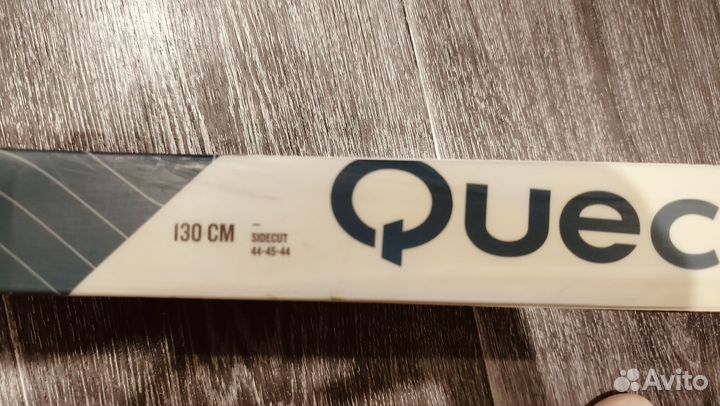 Лыжные ботинки и лыжи