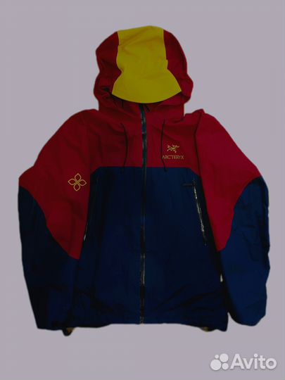 Ветровка Arcteryx Beta Ar (красно-желтая)