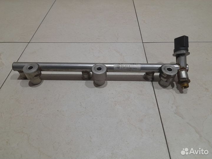 Топливная рампа VAG 3.6л левая