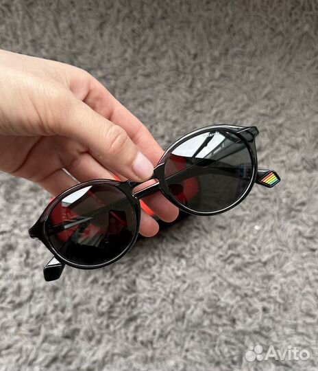 Солнцезащитные очки Polaroid