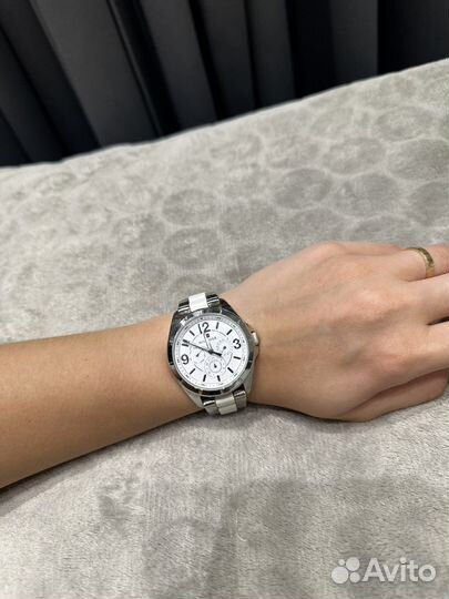 Tommy hilfiger часы женские