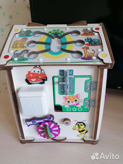 Бизиборд домик