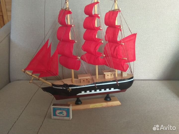 Корабль сувенирный «Флора» 32х6,5х31 см