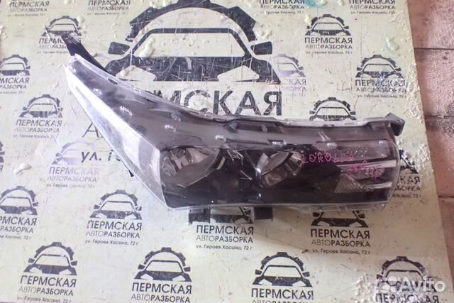 Фара правая для Toyota Corolla E18 2013)