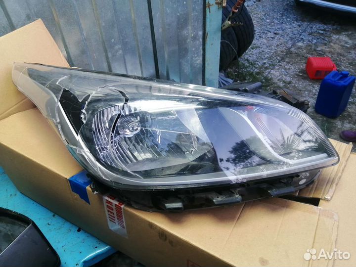 Фара kia rio правая без габарита бу