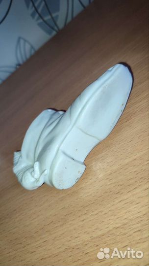 Фигурки фарфоровые, керамические, костяные 8 шт