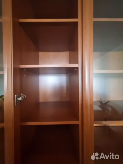Книжный шкаф