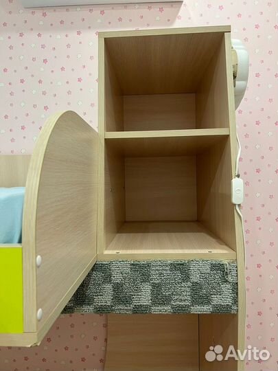 Кровать двухъярусная