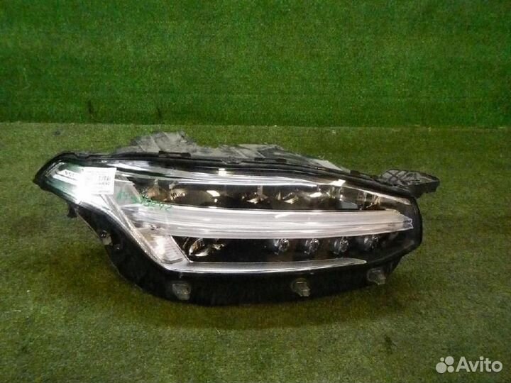 Фара правая Volvo XC90