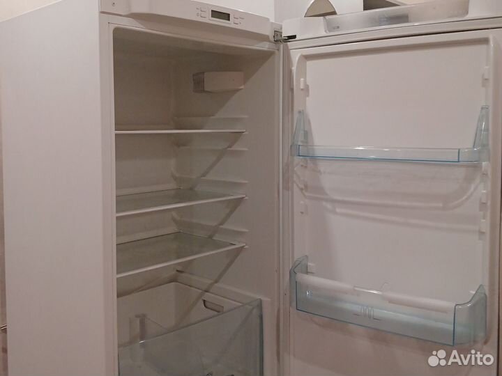 Холодильник electrolux