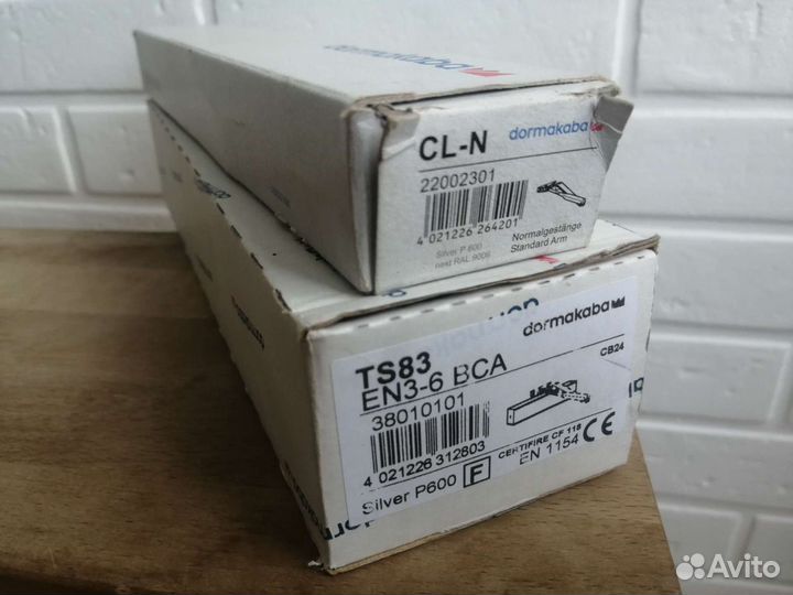 Доводчик дверной dormakaba ts 83 en3-6 bsa