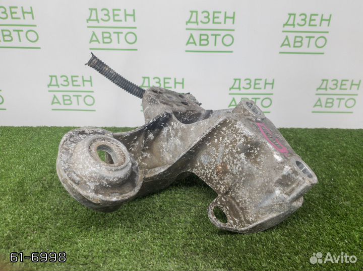 Кронштейн двигателя правый Audi Allroad A6 C5