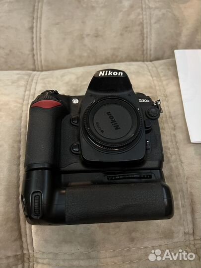 Зеркальный фотоаппарат nikon d200