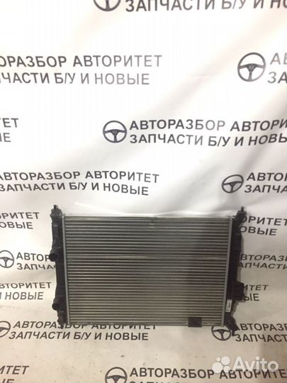 Радиатор охлаждений Nisan Qashqai j10 c 2006