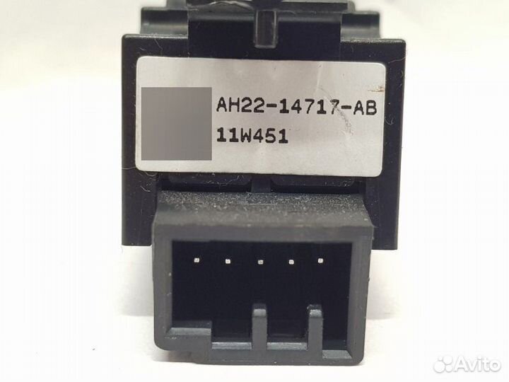 Кнопка стеклоподъемника задняя правая Land Rover