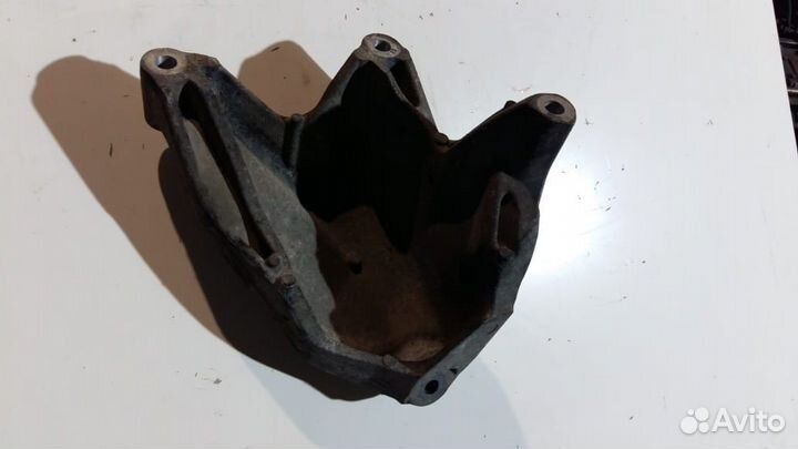 Опора двигателя левая VWCrafter 2.0TDI 03L199307A