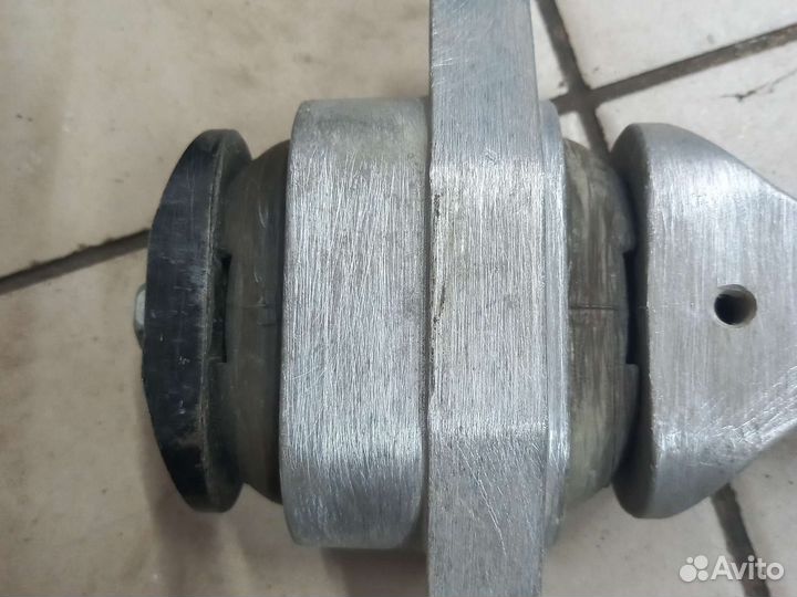 Подушка, опора МКПП Kia Rio 3, hyundai solaris