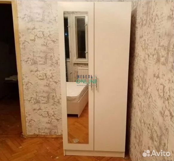 Шкаф с зеркалом