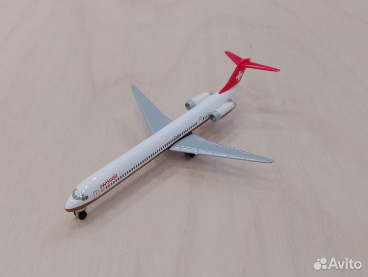 Самолёт в коробке. McDonnell Douglas MD-81 