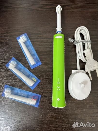 Электрическая зубная щетка Braun Oral-B Junior