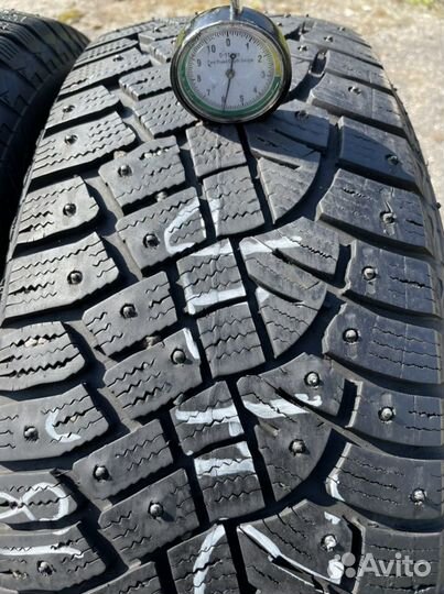 Continental IceContact 2 SUV 215/65 R16
