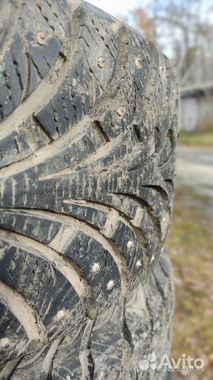 Sava Eskimo Stud 215/55 R17 94T
