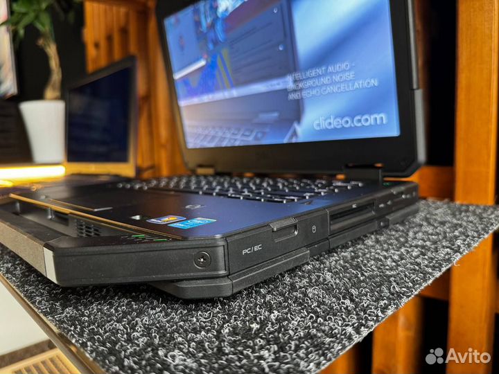 Защищенный ноутбук чемодан на i7