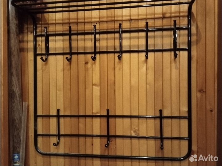 Вешалка настенная