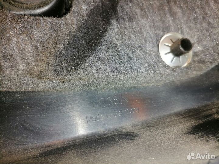 Декоративная крышка двс BM5G-6A949-A Volvo V60 FW