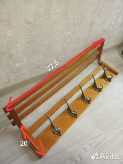 Вешалка настенная