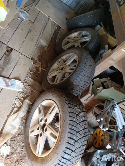 Goodyear Ultragrip 600 195/65 R15 95T