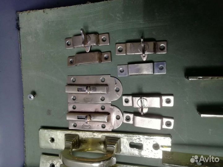 Ручки, шпингалеты, задвижки, замки