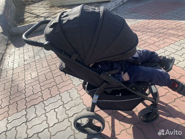 Прогулочная коляска